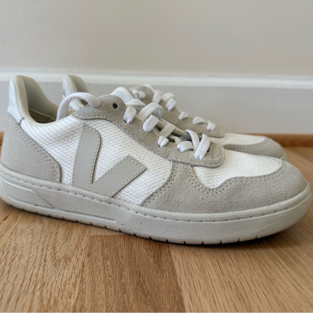 Veja V-10 White and Natural Sneakers